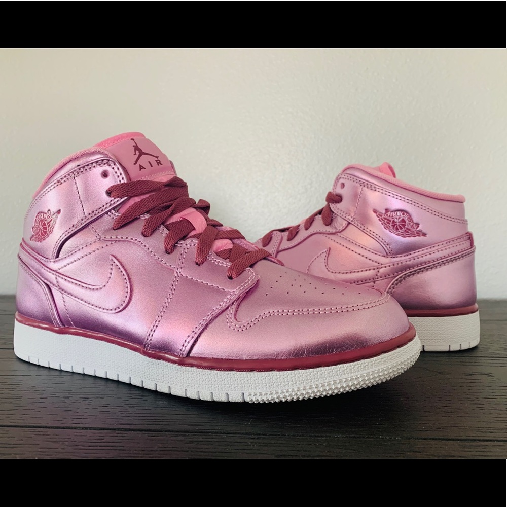 Air Jordan 1 Mid Pink